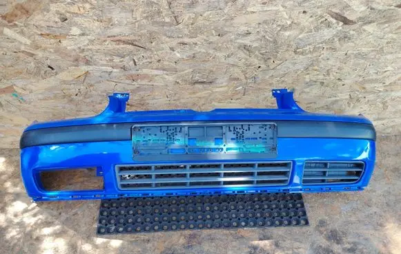Volkswagen Golf IV Front bumper