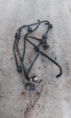 Audi A6 S6 C4 4A Fuel injector supply line/pipe 