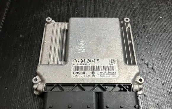 Mercedes-Benz E W211 Engine control unit/module A6481504979 1039S00000 0281012674
