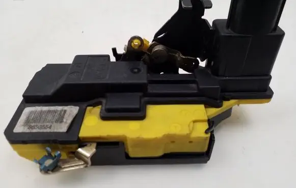 Volvo XC90 Rear door lock 8650554