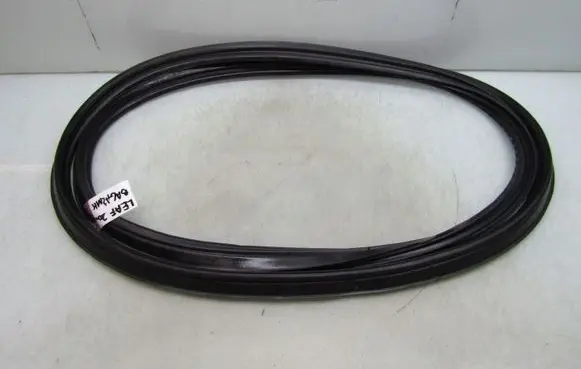 Nissan Leaf II (ZE1) Trunk rubber seal (body) 