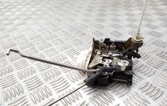 Audi A8 S8 D2 4D Front door lock 8D1837016F