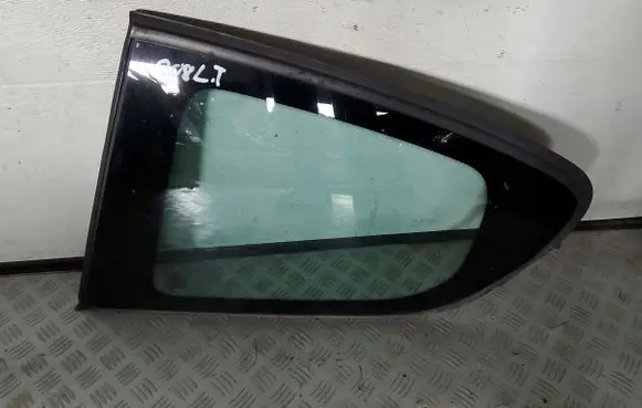 Peugeot 3008 I Front triangle window/glass 