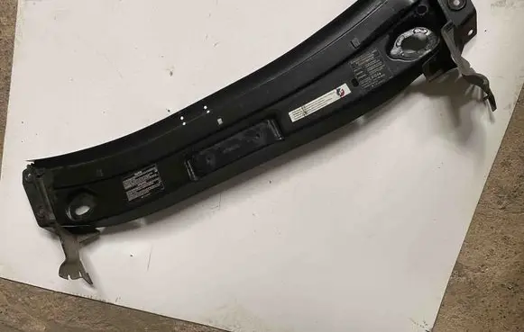 Mercedes-Benz ML W164 Bottom radiator support slam panel A2515840526