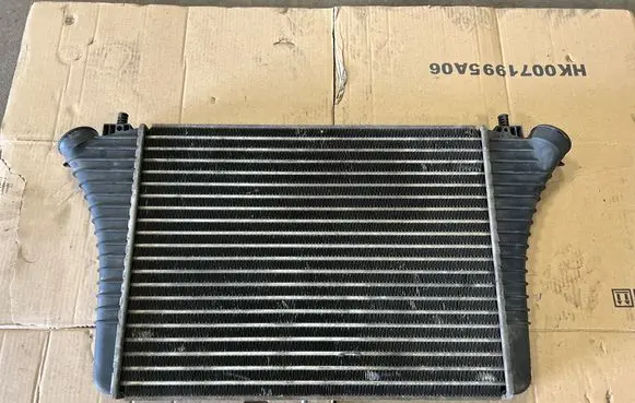 BMW 5 E34 Intercooler air channel guide 