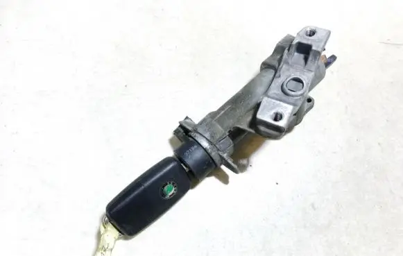 Skoda Fabia Mk2 (5J) Ignition lock 4b0905851c