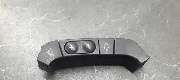 BMW 5 E39 Fog light switch 8352232