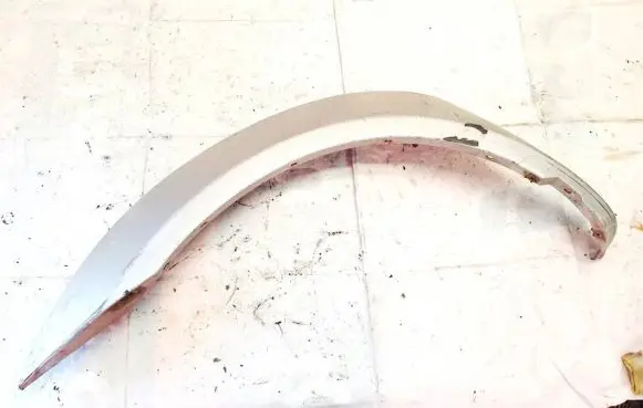 Nissan Navara D22 Front arch trim 