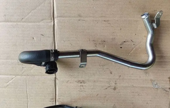 Mercedes-Benz E W213 Engine coolant pipe/hose