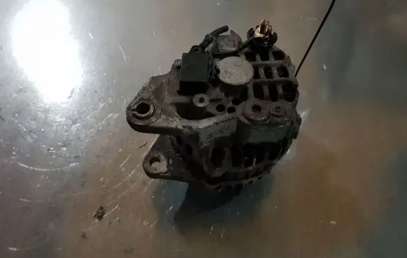 Nissan Almera Tino Generator/alternator