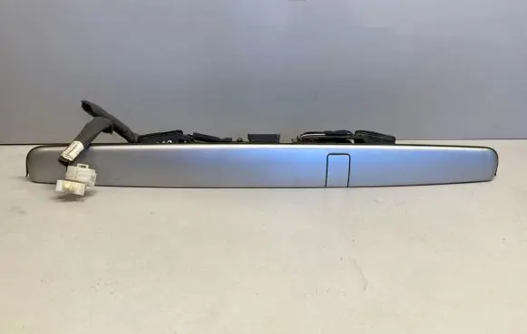 Volvo S70 V70 V70 XC Trunk door license plate light bar 09152705 567200001
