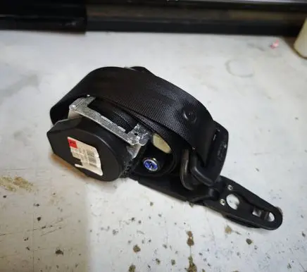 Audi A6 S6 C6 4F Front seatbelt 560788701 008L000