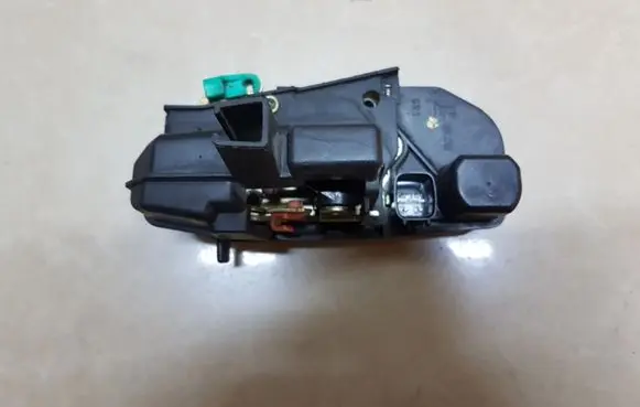 Jeep Grand Cherokee (WJ) Rear door lock