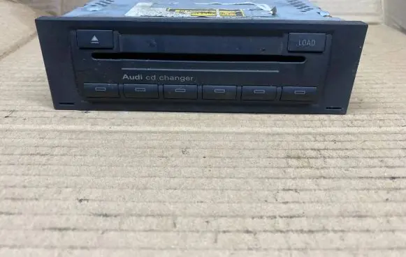 Audi A4 S4 B7 8E 8H CD/DVD changer 8E0035111 CXCA1090L