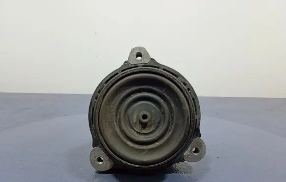 BMW X3 G01 Engine mount vacuum valve 6860458