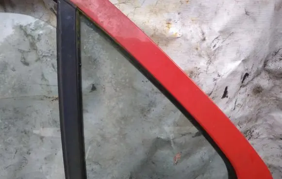 Peugeot 306 Rear vent window glass 