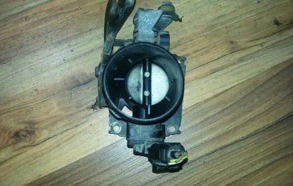Ford Focus Throttle valve XS4U9E927BC