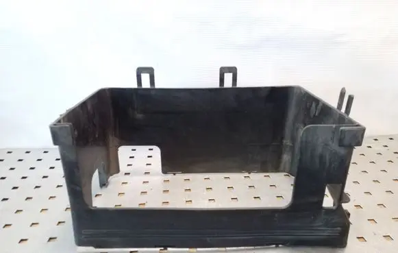 Battery box tray