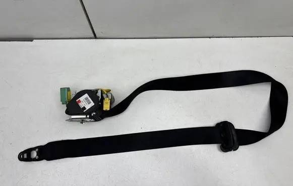 Volkswagen Touareg I Front seatbelt 7L0857705E