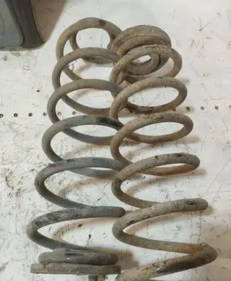 Volkswagen Golf V Rear coil spring