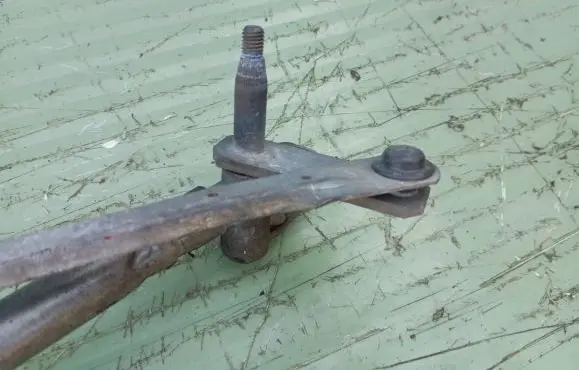 Mini One - Cooper R50 - 53 Front wiper linkage and motor