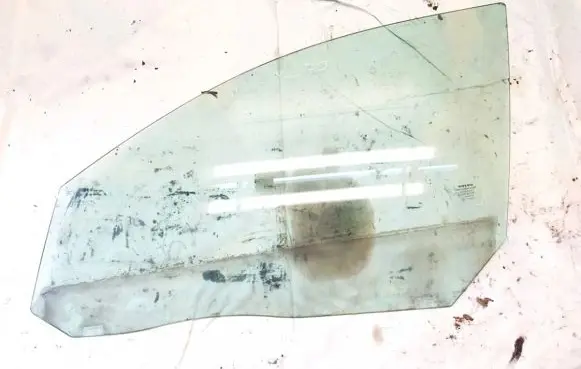 Volvo XC70 Front door window glass four-door