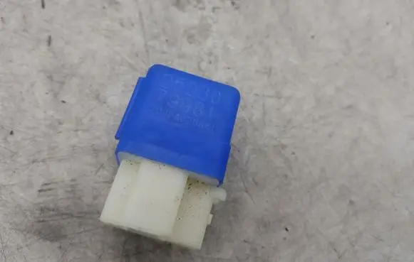 Nissan X-Trail T30 Other relay 2523079981 20304020841