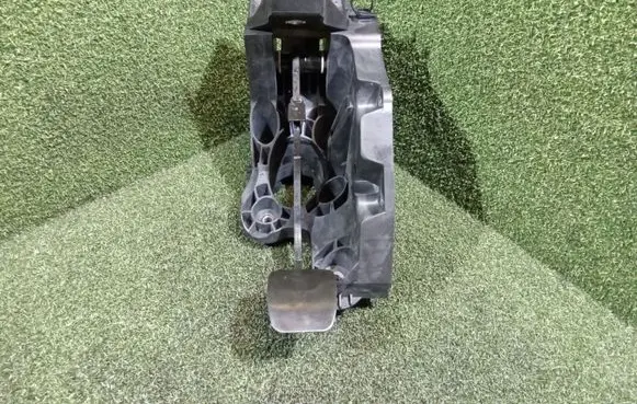 Renault Trafic III (X82) Brake pedal 465016415R 93459474 81007104