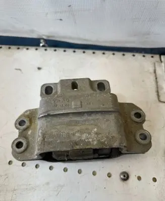 Volkswagen Golf Plus Engine mount bracket 1K0199555