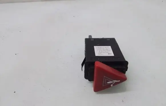Skoda Octavia Mk2 (1Z) Hazard light switch