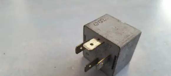 Volkswagen Golf IV Other relay 141951253B