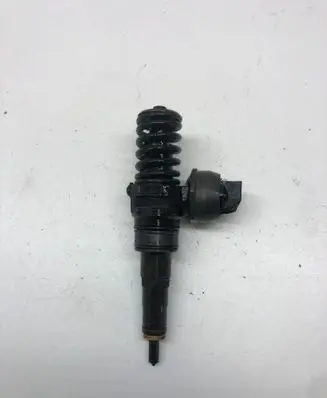 Volkswagen Golf Plus Fuel injector 038130073AG 0414720215
