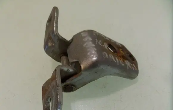 Mazda 6 Front door upper hinge