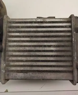 Audi A4 S4 B7 8E 8H Intercooler radiator 8E0145805P