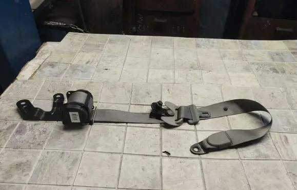 KIA Carnival Third row seat belt 898204D130 045393