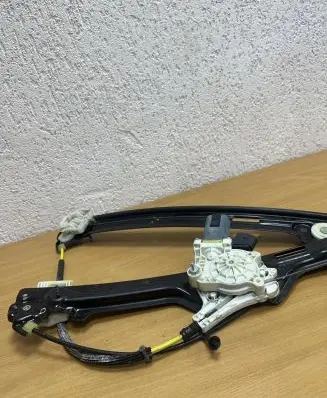 BMW X5 E70 Rear door window regulator motor 927613 D7899