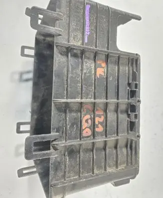 Volkswagen Polo IV 9N3 Battery box tray 6Q0915419G