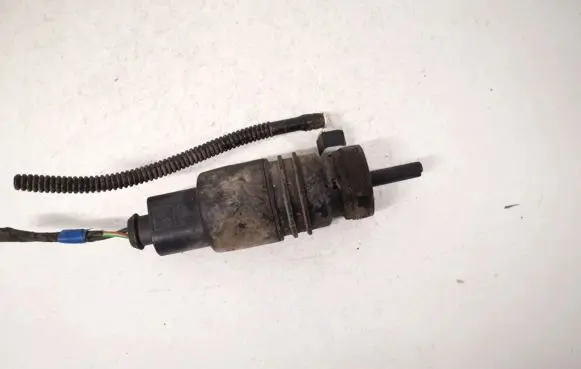 Volkswagen Jetta V Windscreen/windshield washer pump 1T0955651 3028149