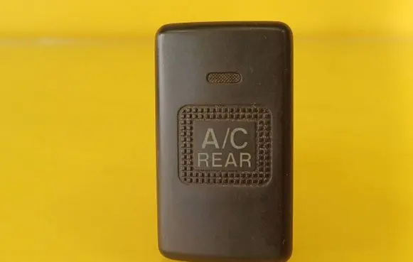 Hyundai Trajet Air conditioning (A/C) switch 