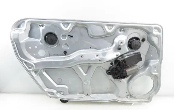 Volkswagen PASSAT B5.5 Front door window regulator with motor 