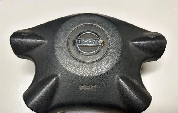 Nissan Terrano Steering wheel airbag