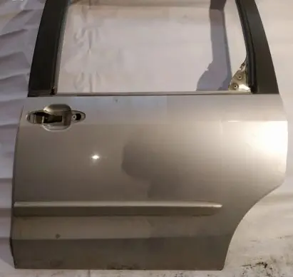 Mazda MPV Rear door pilkos