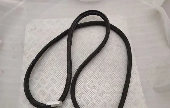 Mercedes-Benz CLS C257 Front door rubber seal A2576922100 A2576922200