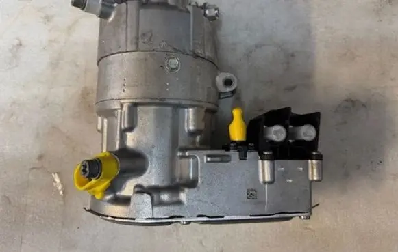 Mercedes-Benz Vito Viano W638 Air conditioning (A/C) compressor (pump) A1789022501 A1789003600