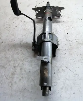 Toyota Avensis Verso Steering wheel axle