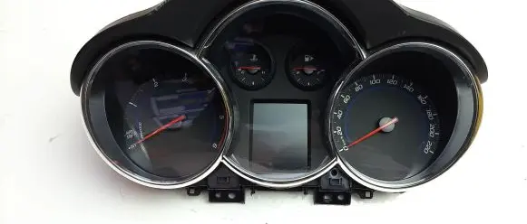 Chevrolet Cruze Speedometer (instrument cluster) 95316416 M7814
