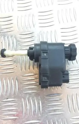 Headlight level adjustment motor