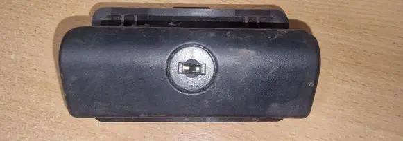 BMW 5 E39 Glove box lock 51168163017 8163017