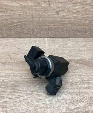BMW 3 E46 Turbo solenoid valve 2247906 72279600