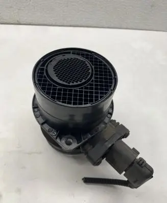 Audi A3 S3 8P Mass air flow meter 0281002461